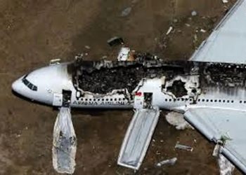 ببینید | تنها بازمانده سقوط هواپیما در احمدآباد در آخرین لحظه از هواپیما بیرون پرید