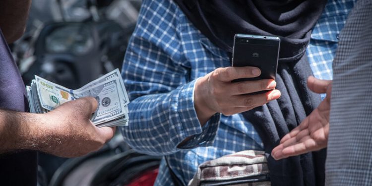 قیمت جدید دلار، یورو و سایر ارزها امروز ۲ مردادماه ۱۴۰۴/ دلار باز هم وارد کانال قیمتی جدید شد