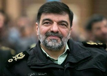 عکس/ سردار رادان در حال قدم زدن با محمدرضا آقاسی؛ دهه ۷۰