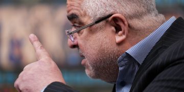 جعفرزاده ایمن‌آبادی: نتوانستم از چهره شمخانی متوجه شوم که سه ساعت زیر آوار مانده/ اگر افغان‌ها محل جلسه شعام را لو داده باشند که باید مملکت را ....