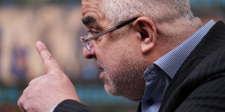 جعفرزاده ایمن‌آبادی: نتوانستم از چهره شمخانی متوجه شوم که سه ساعت زیر آوار مانده/ اگر افغان‌ها محل جلسه شعام را لو داده باشند که باید مملکت را ....