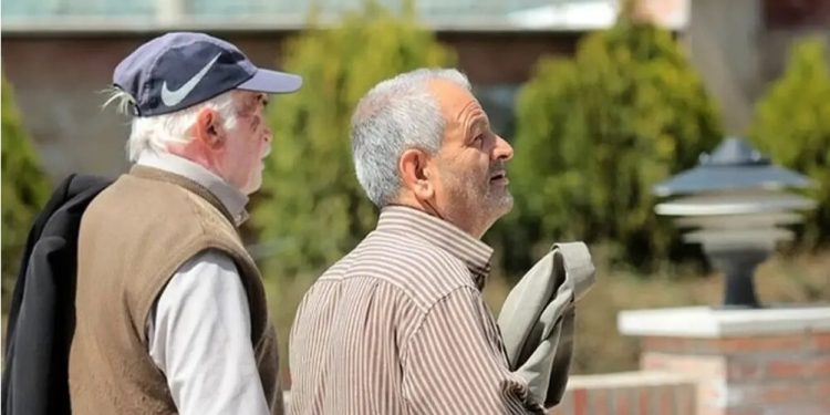 زمان‌بندی واریز حقوق بازنشستگان تغییر کرد؟/ بازنشستگان بخوانند