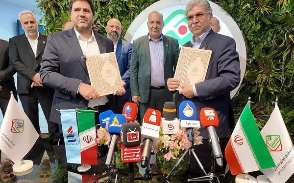 انعقاد تفاهم‌نامه همکاری میان پتروشیمی تبریز و بوشهر/ آغاز همکاری بلندمدت برای انتقال سالانه ۳۰۰ هزار تن اتیلن