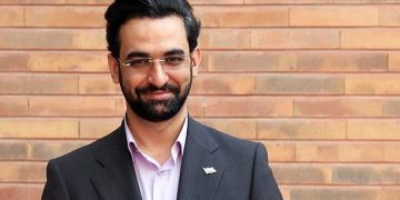 توصیف آذری جهرمی از چهره‌های معروف؛ از سکوت در برابر نام عارف تا صفت یک کلمه‌ای برای کاترین شکدم