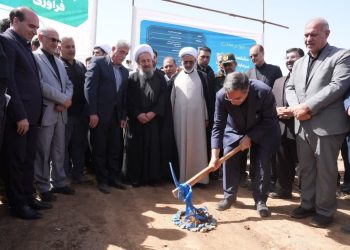 واحد فرآوری سیلیس در شهرستان شاهین‌دژ با سرمایه‌گذاری ۶۶۰ میلیارد تومانی کلنگ‌زنی شد