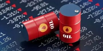 نفت به مرز ۷۰ دلار برگشت/تهدید تعرفه‌ای ترامپ بازار نفت را لرزاند