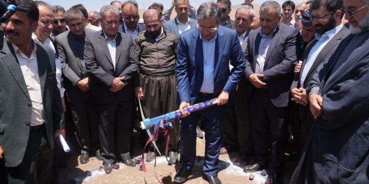 عملیات پروژه تولید و فرآوری انواع کنسانتره و پوره میوه در پیرانشهر کلنگ‌زنی شد