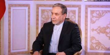 ببینید | حمله جنجالی کارشناس برنامه صداوسیما به دکتر عراقچی