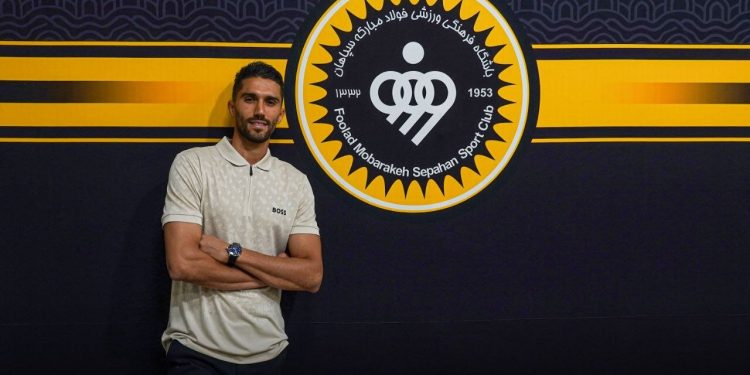 طعنه حسینی به استقلال؛ سپاهان به بازیکنان ارزش میدهد