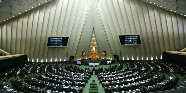 به چه دلیل می‌خواهید لایحه «سازمان ملی مهاجرت» را در یک کمیسیون مخفی تصویب کنید؟