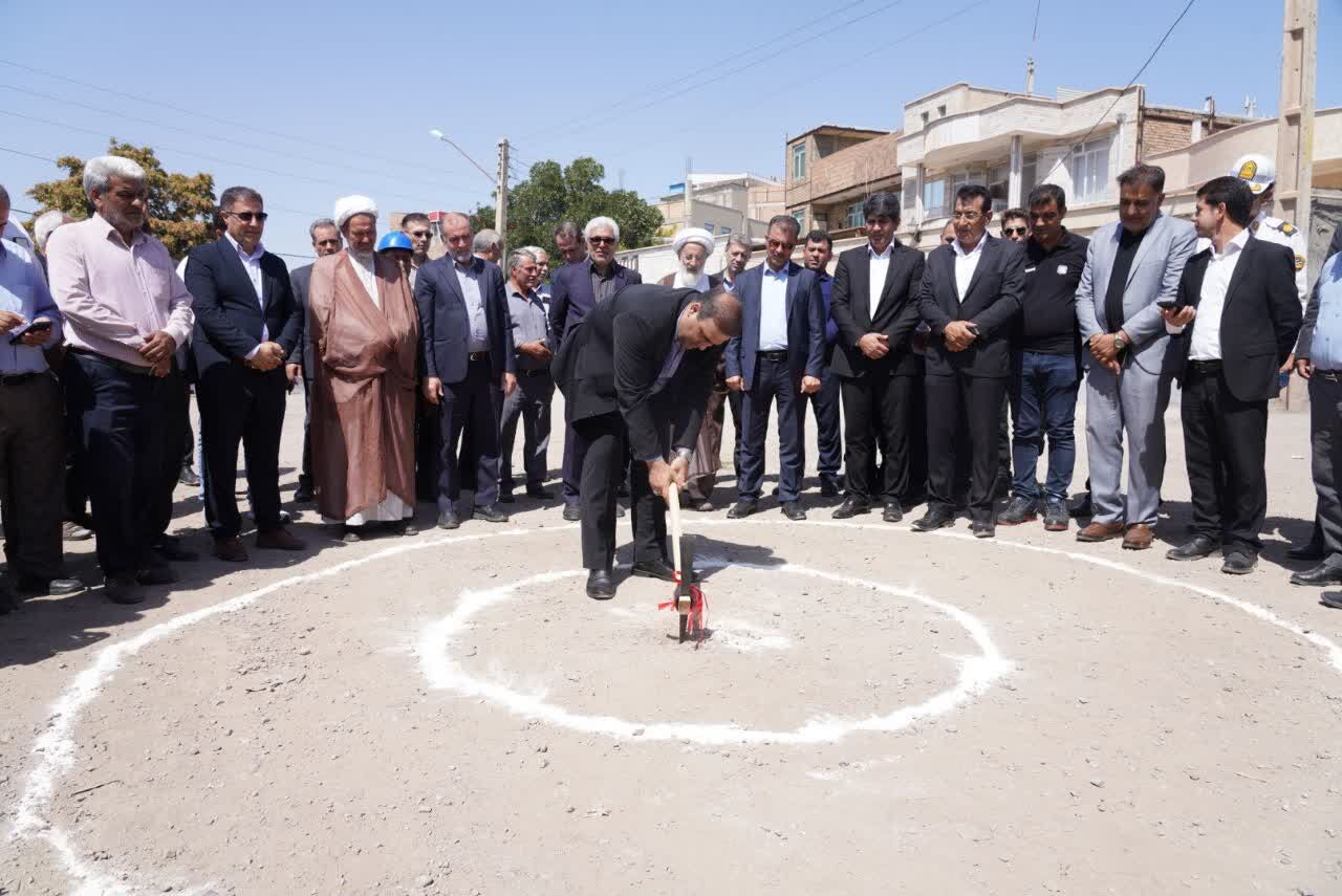 عملیات اجرایی شبکه فاضلاب هادیشهر آغاز شد