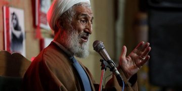 صدیقی باید همان موقع که فرزندش بازداشت شد، استعفا می داد