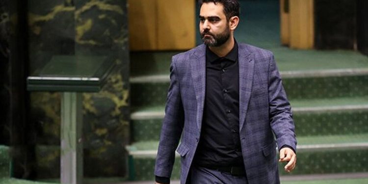 مجلس یک نفره اداره می‌شود