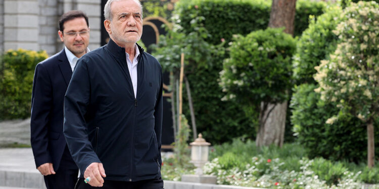 مملکت با شعار درست نمیشود؛ با زور هم نمیشود تغییر رفتار ایجاد کرد