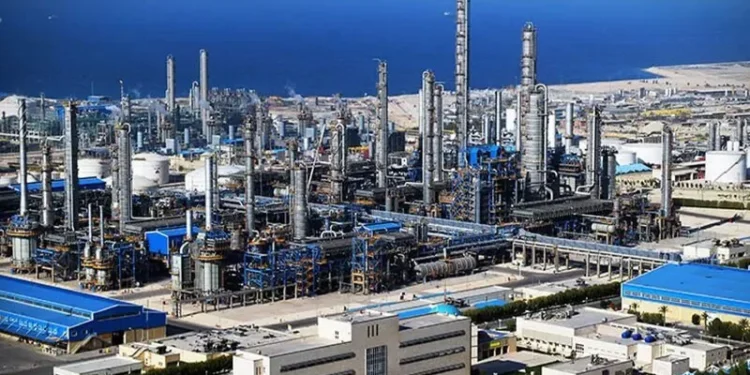 رشد ۵۰ درصدی درآمد پتروشیمی تبریز نسبت به سال گذشته / گزارش اختصاصی از عملکرد تیرماه ۱۴۰۴ در تالار پتروشیمی بورس کالا