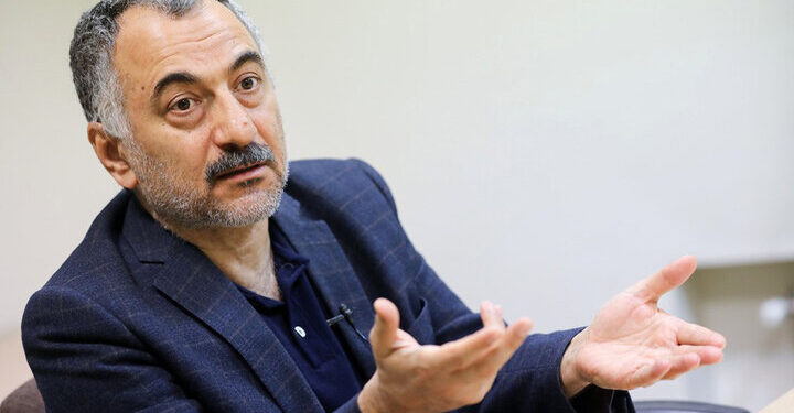 در دوماه آخر منتهی به جنگ مسئله اصلی کشور پیامک حجاب و سگ گردانی بود