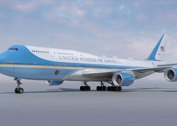 ببینید | لحظه سوار شدن ترامپ به ایر فورس وان؛ سفر به آلاسکا برای دیدار با پوتین