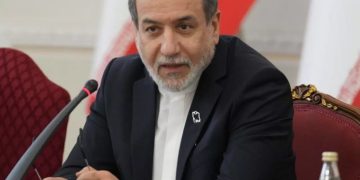 ببینید | پاسخ عراقچی به سوالی درباره روند مذاکرات با وجود آقای لاریجانی