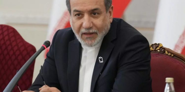 ببینید | پاسخ عراقچی به سوالی درباره روند مذاکرات با وجود آقای لاریجانی