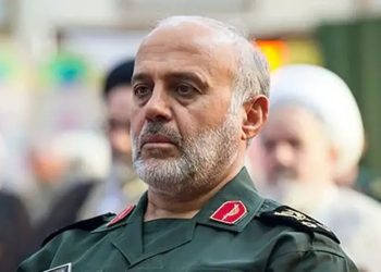 شهید رشید هنگام اصابت موشک به خانه، کجا حضور داشت؟/ دختر سردار رشید: اینکه گفتند پدرم در جشن های ۲۵۰۰ ساله بمبگذاری کرده، اشتباه بود و من را آزرده کرد