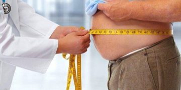 بستن شکم با پلاستیک حین ورزش باعث کاهش وزن می‌شود؟