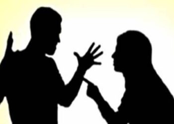 ببینید | لگد یک زن به شوهر؛ سقوط در اکواریوم مجازات فراموش‌کاری!