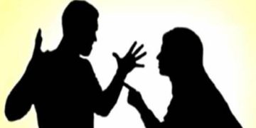 ببینید | لگد یک زن به شوهر؛ سقوط در اکواریوم مجازات فراموش‌کاری!