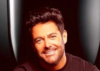 ببینید | حضور محمدرضا گلزار با رولز رویس میلیون دلاری در شهرک لوکس شمال!