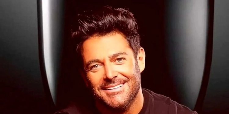 ببینید | حضور محمدرضا گلزار با رولز رویس میلیون دلاری در شهرک لوکس شمال!