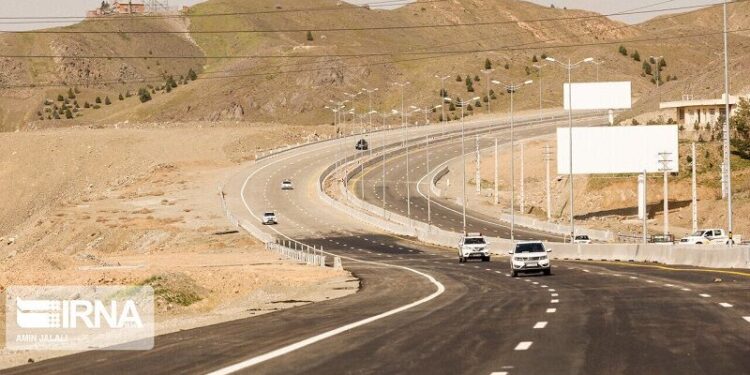 بهره برداری از ۶۱ طرح راهداری و حمل و نقل جاده ای آذربایجان شرقی در هفته دولت