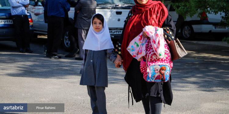 زنگ مهر و مقاومت در مدارس آذربایجان شرقی نواخته می‌شود