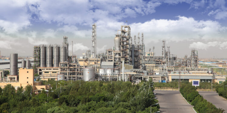 رشد ۸۴ درصدی درآمد عملیاتی پتروشیمی تبریز از محل فروش محصولات