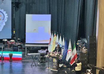 رانت ارزی کمر تولیدکنندگان را خم کرده است