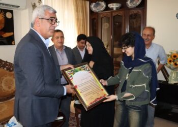 از موفقیت کنکور تا تعهد به مراغه؛ پیام فرماندار به نفر اول گروه هنر