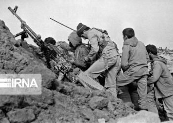 ایمان و وحدت رمز موفقیت ایران در دفاع مقدس بود