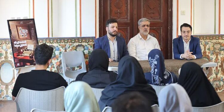 بازگویی حوادث سالروز شهادت شهید مدنی در نمایش «جمعه‌ای که تعطیل نبود»