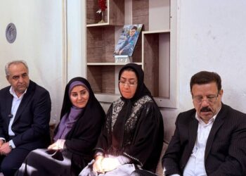واگذاری زمین مسکونی به خانواده‌های ۲ شهید دانش‌آموز تبریزی به دستور وزیر راه‌ و شهرسازی 