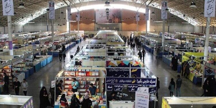 گشایش نمایشگاه کالاهای مصرفی پاییزه و نوشت افزار در تبریز