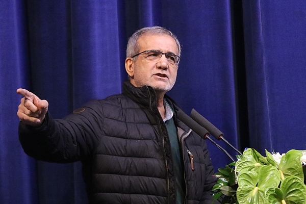 از آمریکا و این تهدیدات نمی‌ترسم/ ما روی طلا خوابیده‌ایم و گرسنه‌ایم!