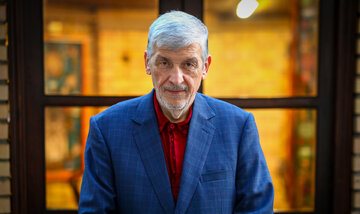 نفوذی می تواند با عمامه و محاسن یا با کراوات، چادری یا بی چادر باشد