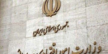 وزیر اقتصاد کمترین نقش را دارد