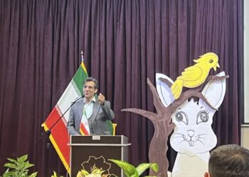 رونمایی از اولین جلد کتاب «بری باخ»؛ ترانه‌ها و اشعار کودکانه به زبان ترکی آذربایجانی