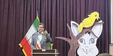 رونمایی از اولین جلد کتاب «بری باخ»؛ ترانه‌ها و اشعار کودکانه به زبان ترکی آذربایجانی