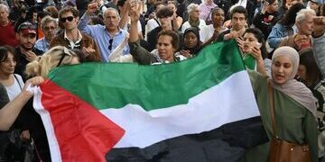 برای غزه ،هم باحجابها قیام کرده‌اند هم بی حجابها