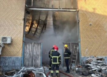 مهار آتش سوزی انباری در کرکج