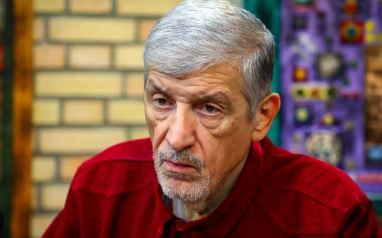 همینها به سفارتخانهها یورش بردند، زنان بدون حجاب زیادی در مراسم تشییع فرماندهان شهید اشک ریختند