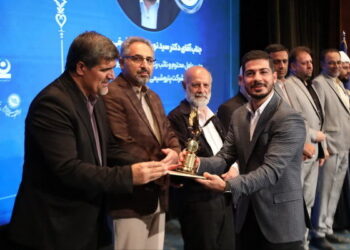 تقدیر از پتروشیمی تبریز در هشتمین اجلاس مسئولیت‌پذیری اجتماعی