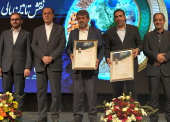 ‍ تراکتورسازی تبریز نشان برتر امنیت غذایی کشور را دریافت کرد