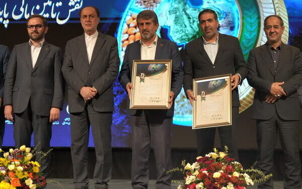 ‍ تراکتورسازی تبریز نشان برتر امنیت غذایی کشور را دریافت کرد