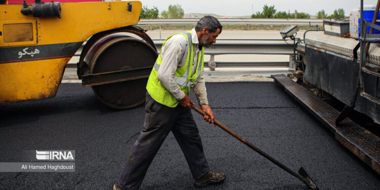 اختصاص ۵۰۰ تن قیر برای آسفالت‌ریزی معابر شهری اهر و هریس